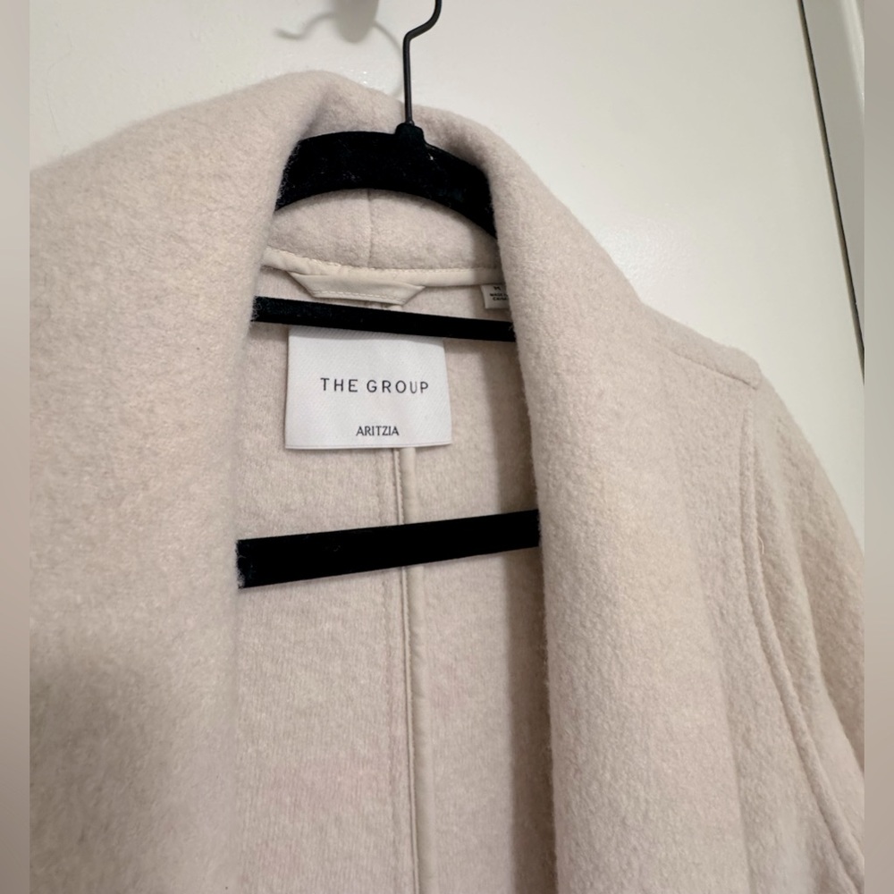 Aritzia wool coat
Size M - Picture 3 of 3